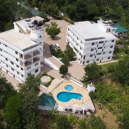 Two Mountains Lodge 아루샤 외부 사진