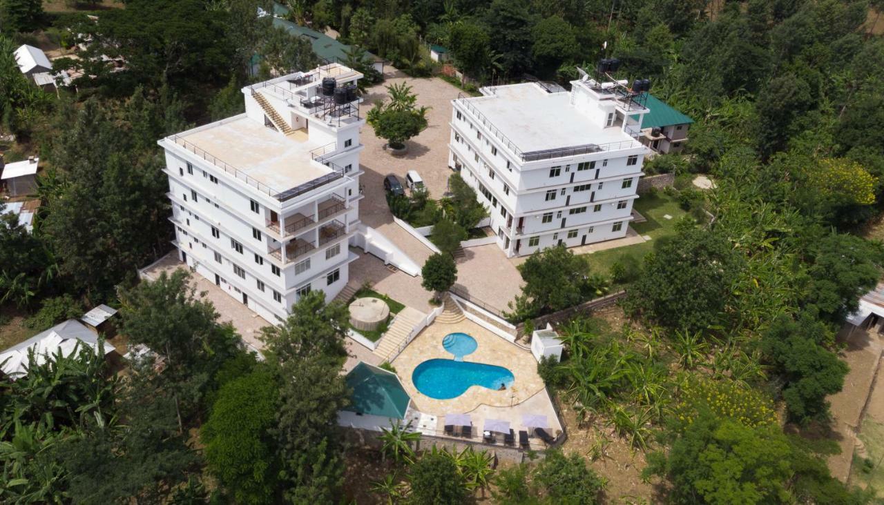 Two Mountains Lodge 아루샤 외부 사진